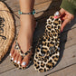 Leopardprint slippers met hartbedel