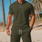 Tweedelige zomerset voor heren, bestaande uit een poloshirt en een korte broe